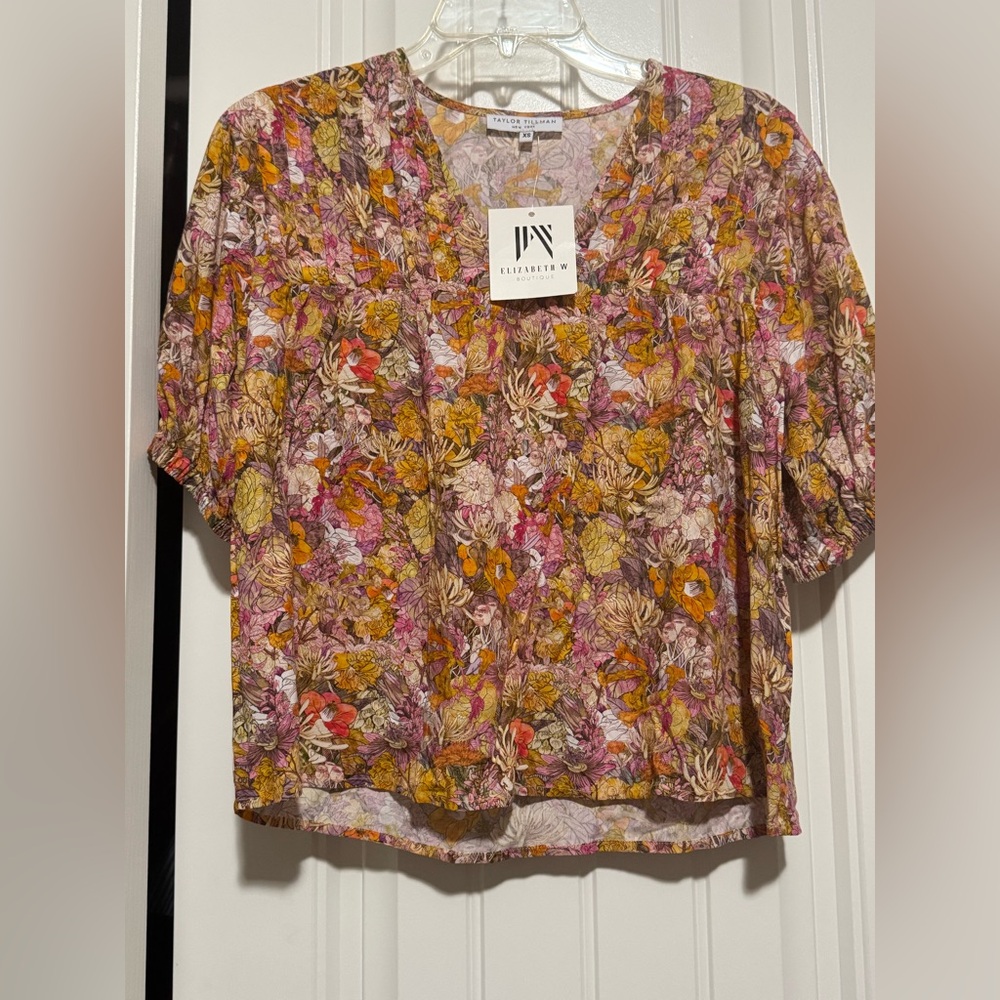 NWT Taylor Tillman XS/SM Floral Women's Top - pleated detail pit2pit 20” L 22”